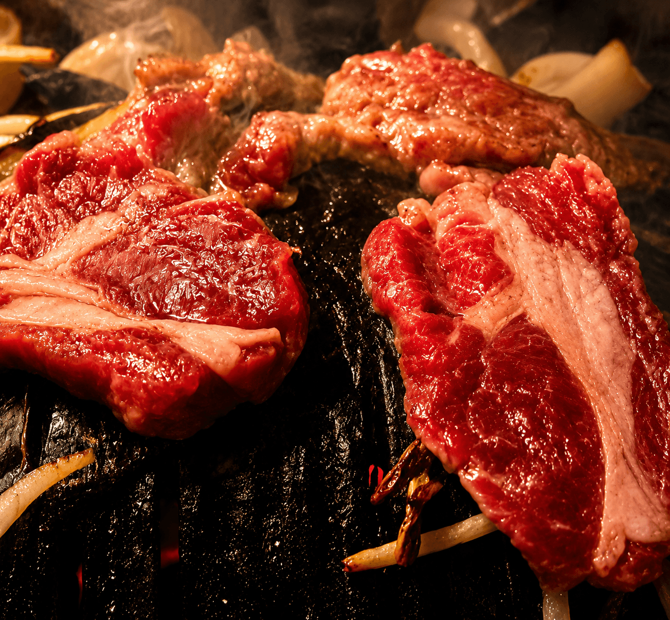 炭火で焼くアイスランド産生ラム